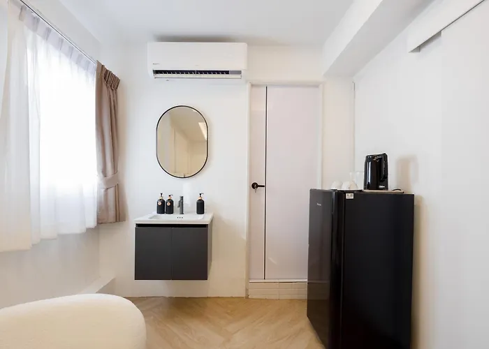 Lumi Pratunam Guest house *